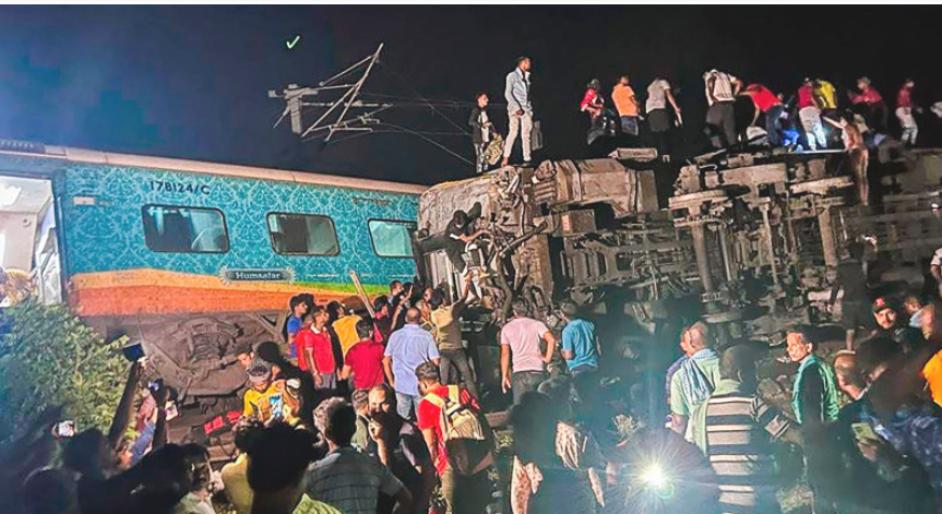 ओडिशामा रेल दुर्घटना हुँदा २३३ यात्रुको मृत्यु, ९०० बढी घाइते